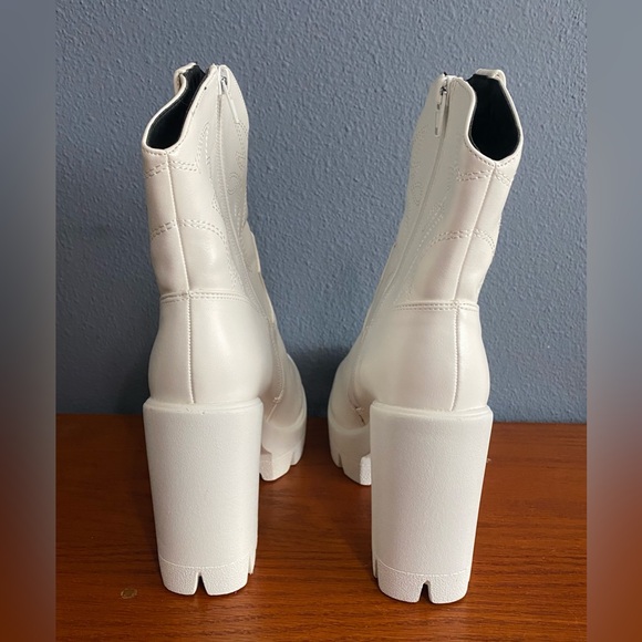 Lemonade White Platform Heel Lug Sole Boots Size 7 - Picture 4 of 7